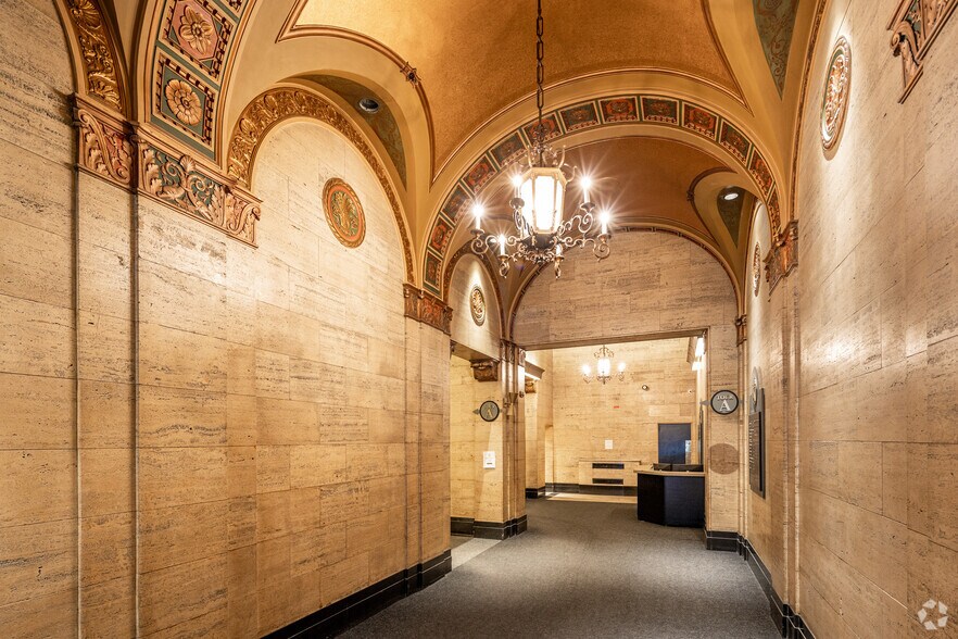 More Photos Of 1450-1478 Rue Peel, Montréal Office For Sale