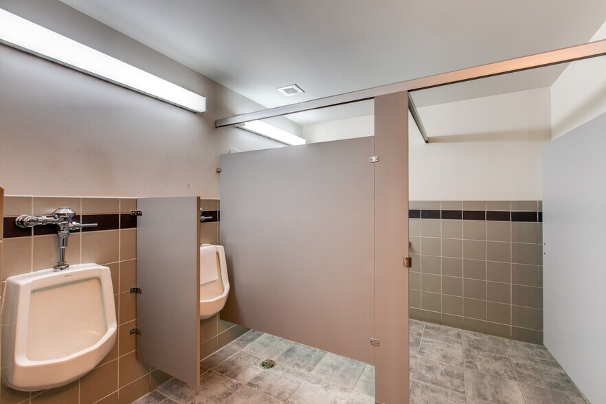 More Photos Of 5878 S Rapp St, Littleton Office For Sale