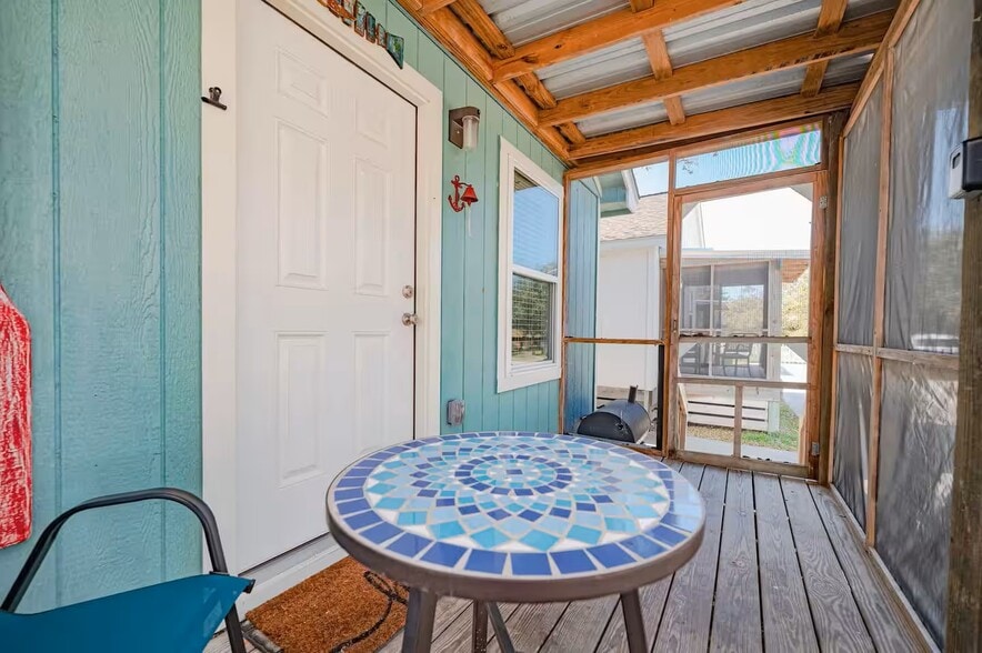 More Photos Of 5481 Highway 35 N, Rockport Specialty For Sale
