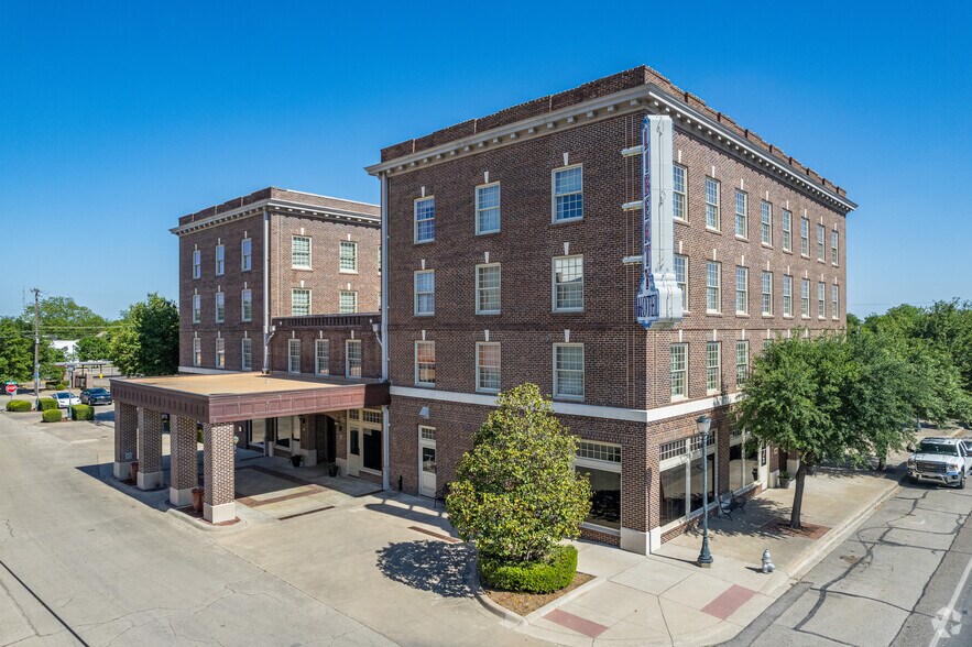 Primary Photo Of 250 E James St, Cleburne Hotel For Sale