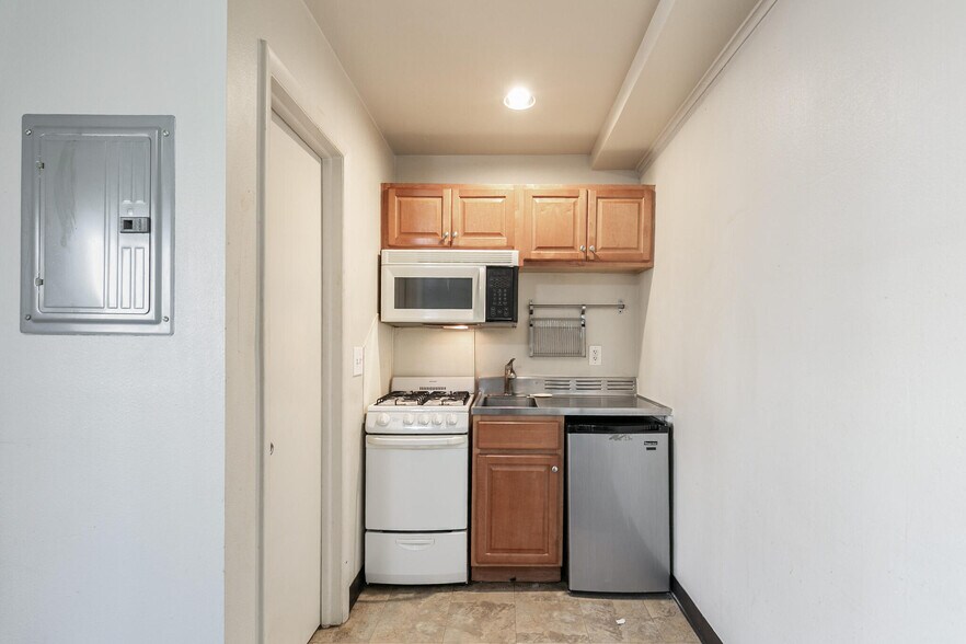 More Photos Of 901 Jasmine St, Denver Apartments For Sale