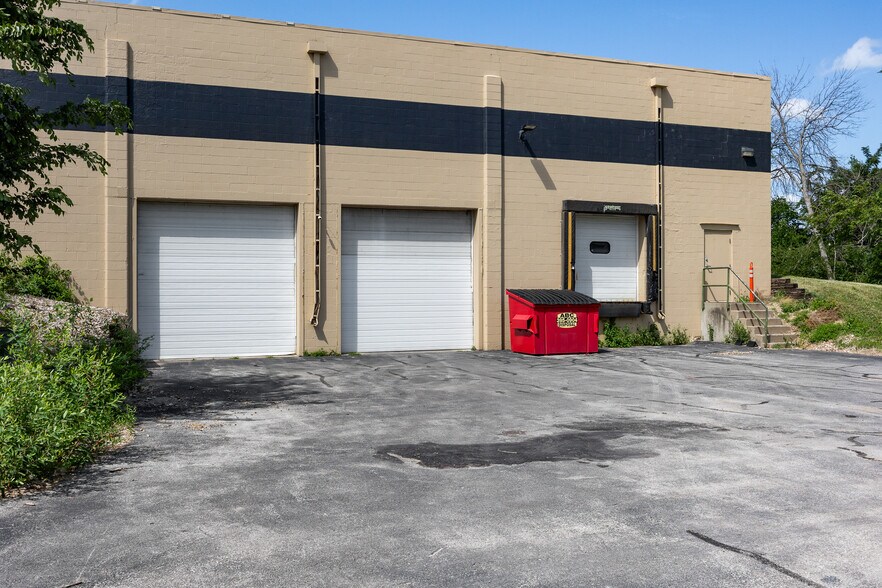 More Photos Of 2860 Industrial Park Rd, Iowa City Warehouse For Sale