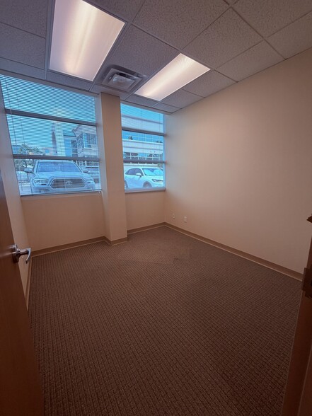 More Photos Of 15435 Gleneagle Dr, Colorado Springs Medical For Lease