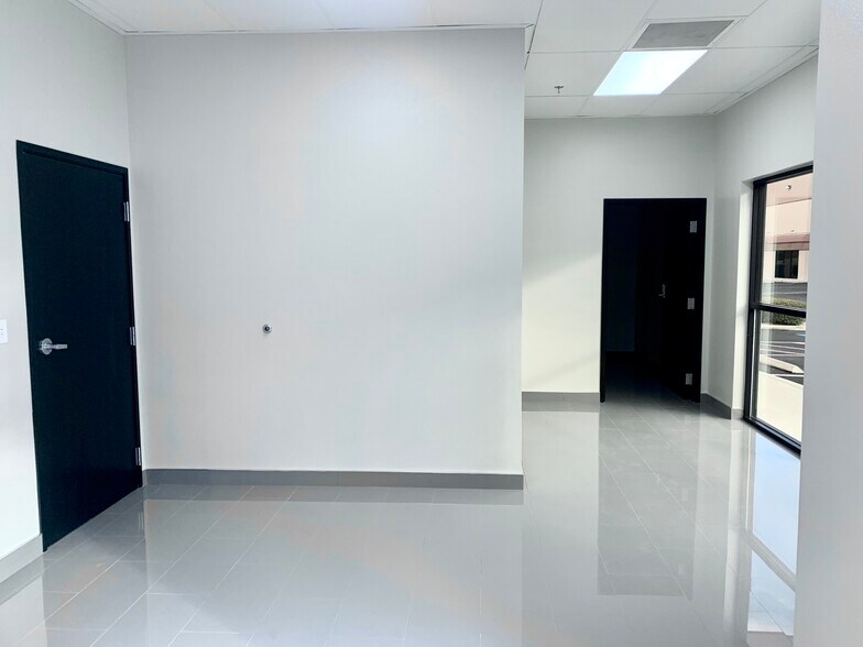 More Photos Of 6560 Spencer St, Las Vegas Warehouse For Lease