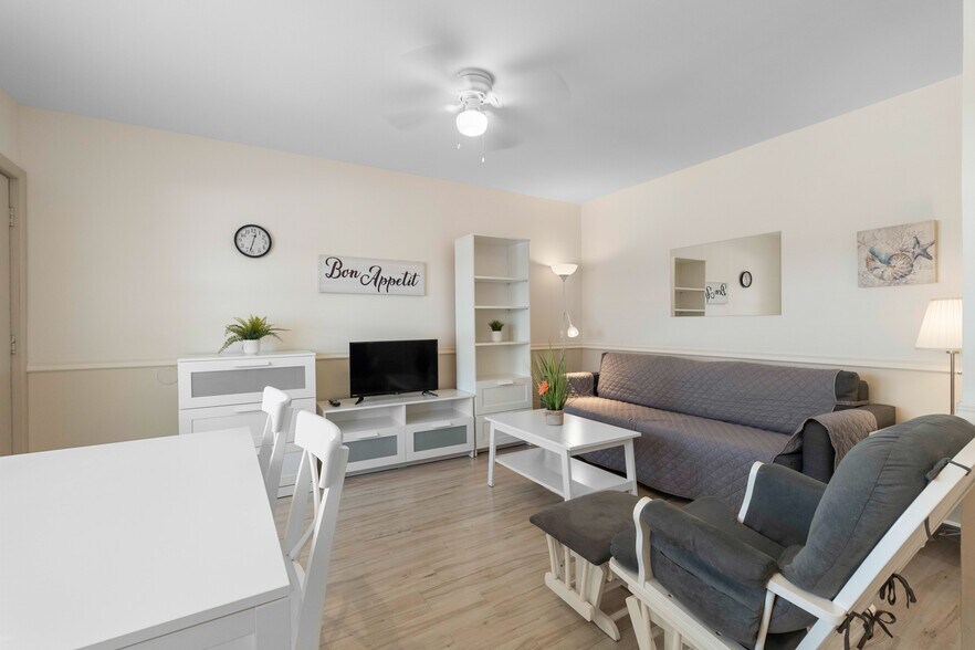 More Photos Of , Hollywood Hospitality For Sale