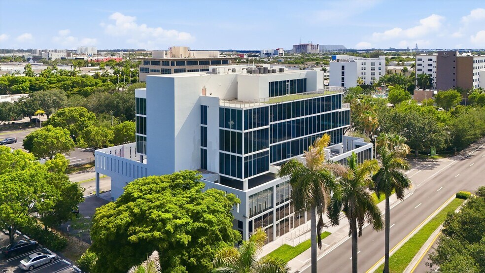 More Photos Of 10450 NW 33rd St, Doral Office For Sale