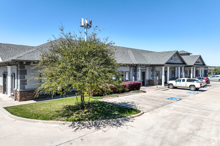 Primary Photo Of 5308-5310 N Tarrant Pky, Fort Worth Medical For Lease