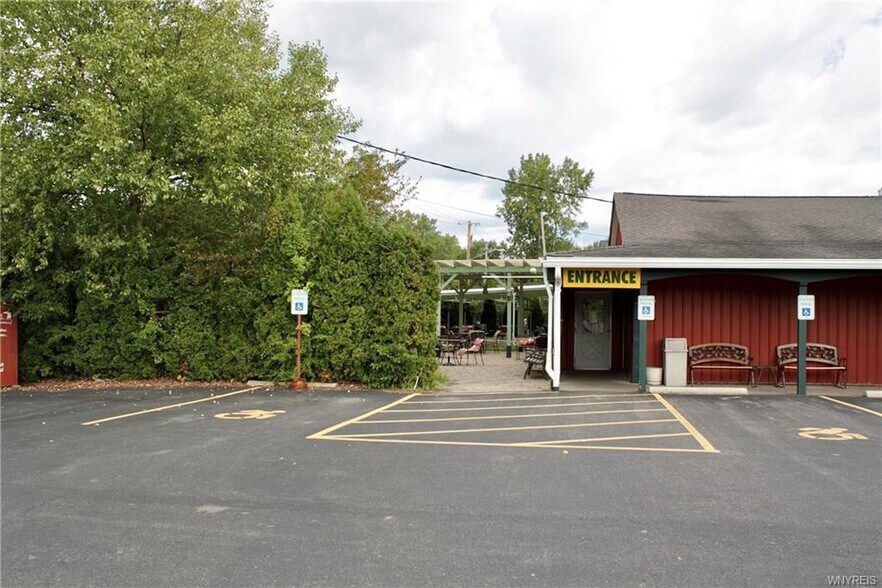 More Photos Of 3333 Lockport Olcott Rd, Newfane Restaurant For Sale