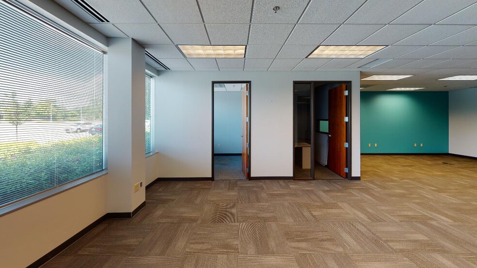 More Photos Of 630 W Carmel Dr, Carmel Office For Lease