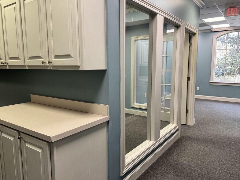 More Photos Of 4 Dunmore Ct, Hilton Head Island Medical For Lease