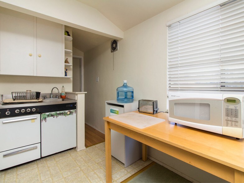 More Photos Of 315 N Vine St, Fallbrook Office For Sale