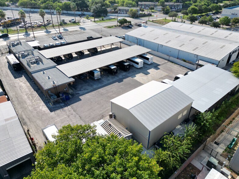 More Photos Of 419 N Weidner Rd, San Antonio Industrial For Sale