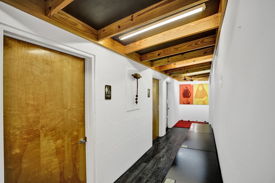 More Photos Of 3075 NW South River Dr, Miami Storefront Retail Office For Lease