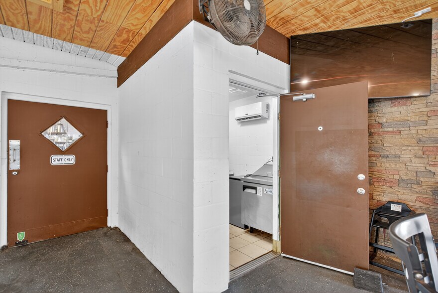 More Photos Of 765 3rd Ave, Welaka Restaurant For Sale