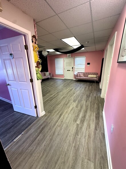 More Photos Of 5627 Allentown Rd, Suitland Office For Sale