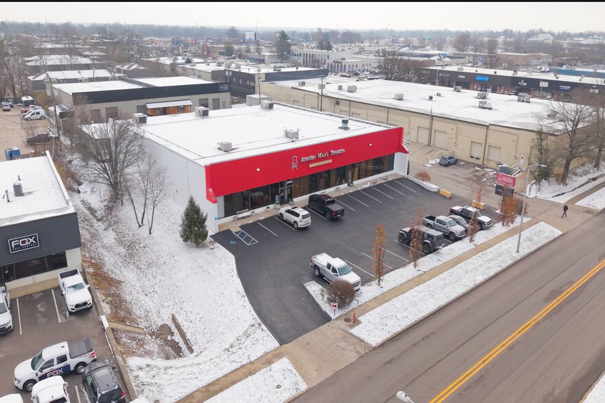More Photos Of 2550 Regency Rd, Lexington Showroom For Lease