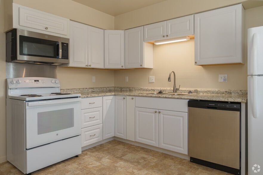 More Photos Of 500 Sunrise Ave, Roseville Apartments For Sale