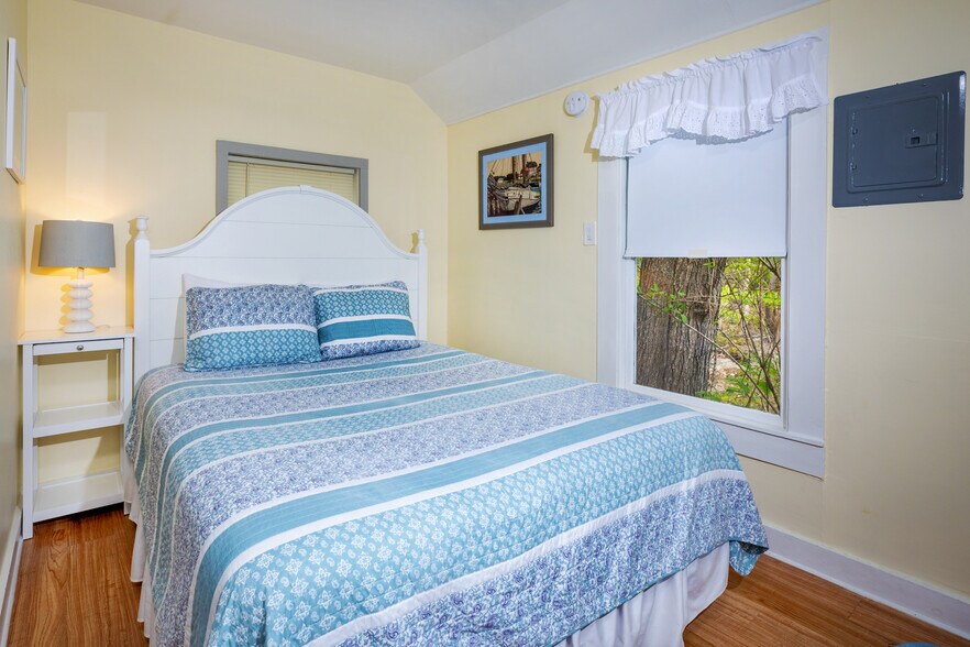 More Photos Of 2 River Rd, Cape Neddick Hospitality For Sale