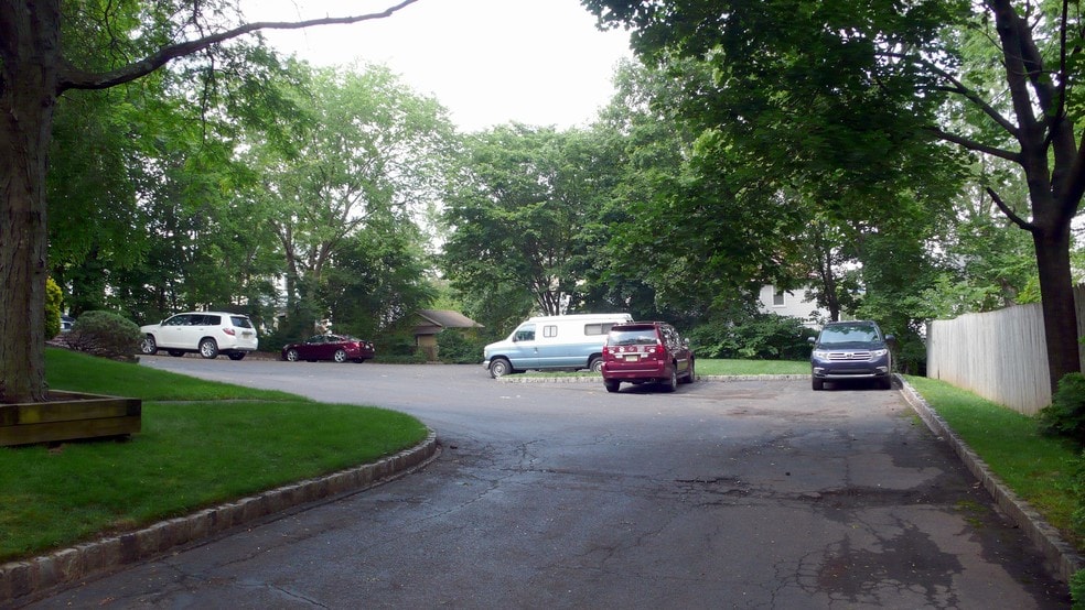 More Photos Of 11 E Cliff St, Somerville Office Residential For Lease