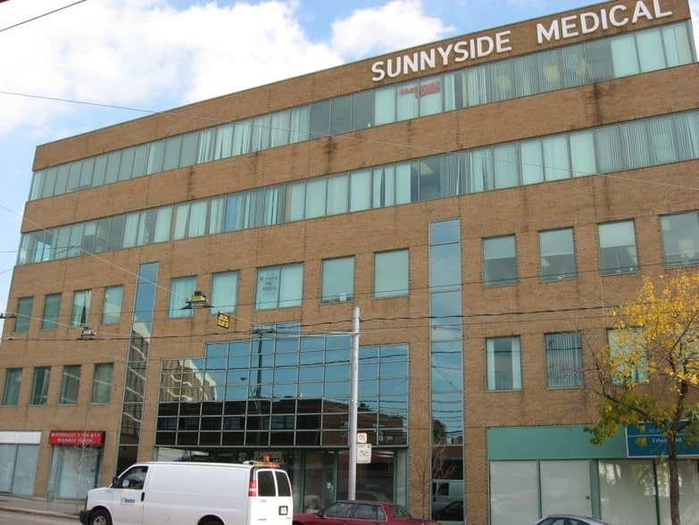 More Photos Of 27 Roncesvalles Ave, Toronto Medical For Lease