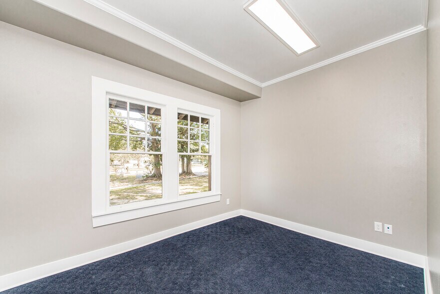 More Photos Of 302 Louisiana Ave, Bogalusa Office For Lease