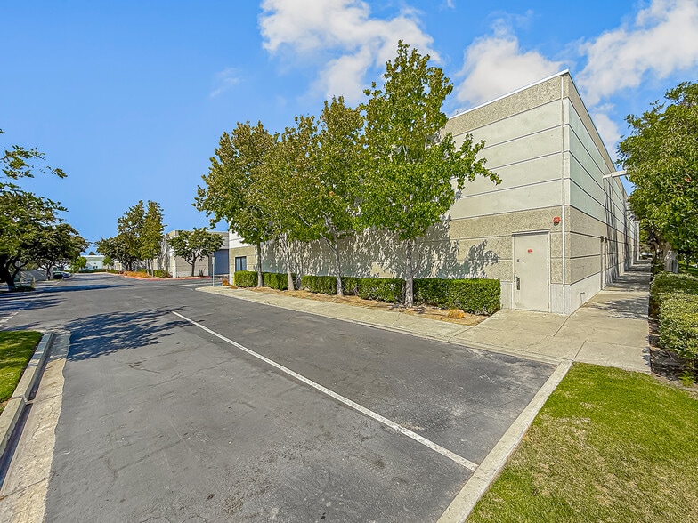 More Photos Of 2364 E Sturgis Rd, Oxnard Warehouse For Sale