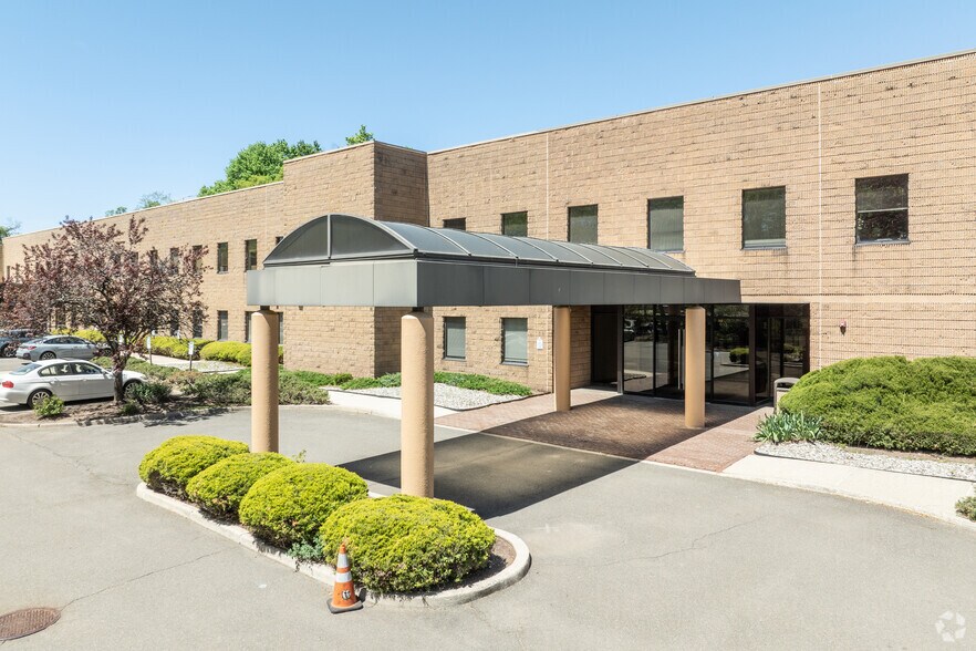 More Photos Of 82 Totowa Rd, Wayne Medical For Lease
