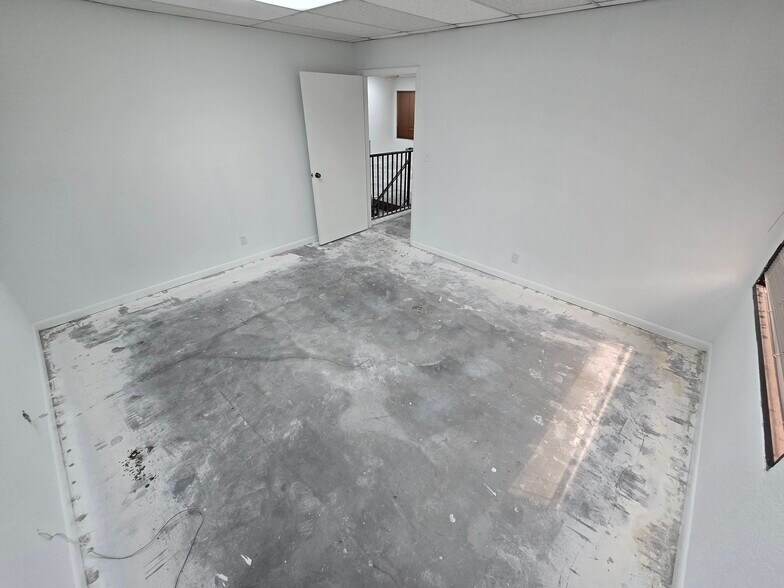 More Photos Of 7800 W Oakland Park Blvd, Sunrise Medical For Sale