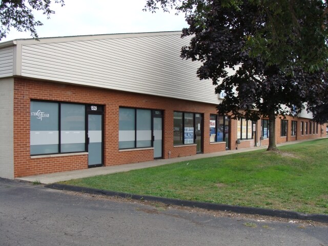 More Photos Of 1531-1553 S Wayne Rd, Westland Storefront For Sale