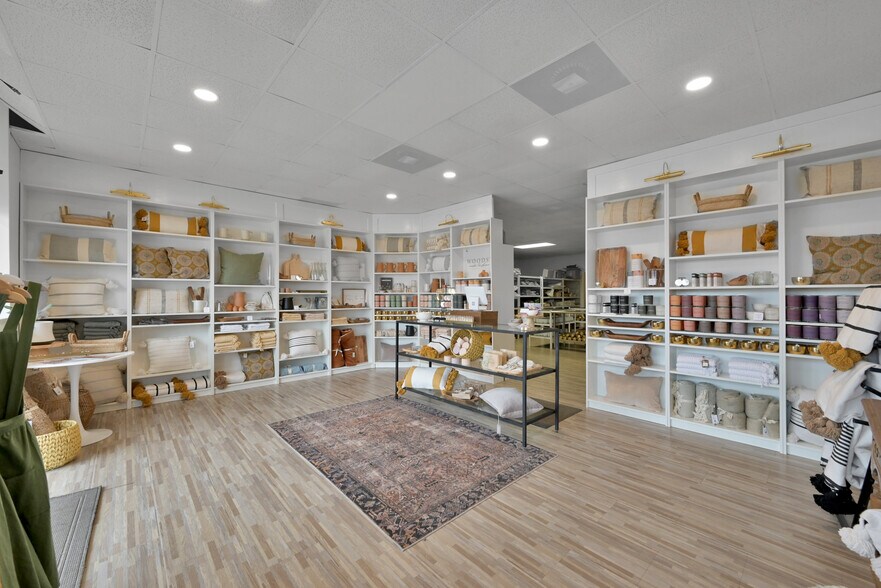 More Photos Of 23233 Snook Ln, Tomball Storefront Retail Office For Lease