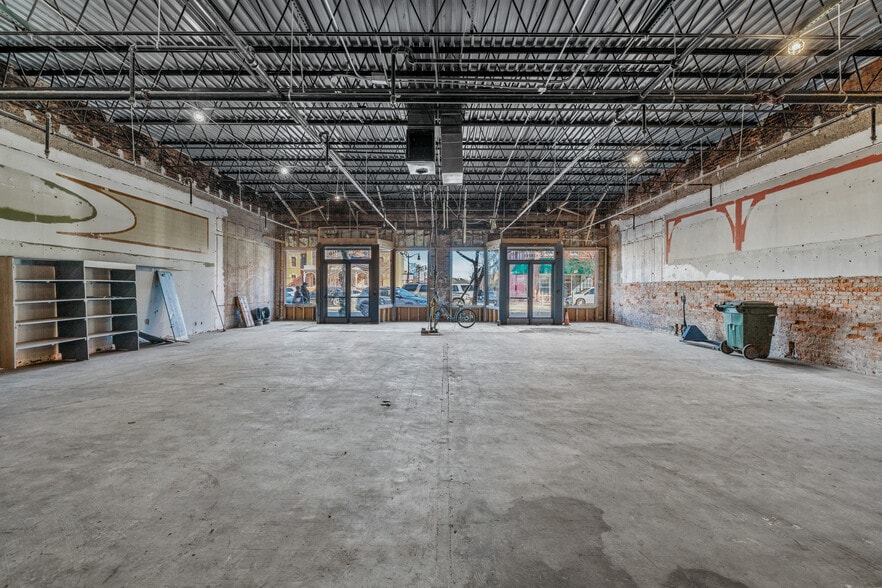 More Photos Of 116 S Broad St, Monroe Restaurant For Lease