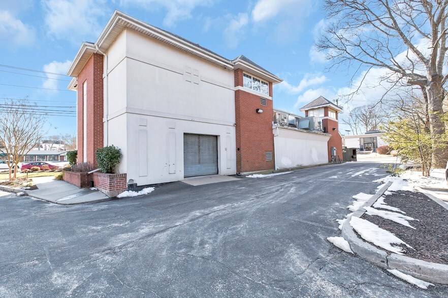 More Photos Of 2845 Middle Country Rd, Lake Grove Storefront Retail Office For Sale