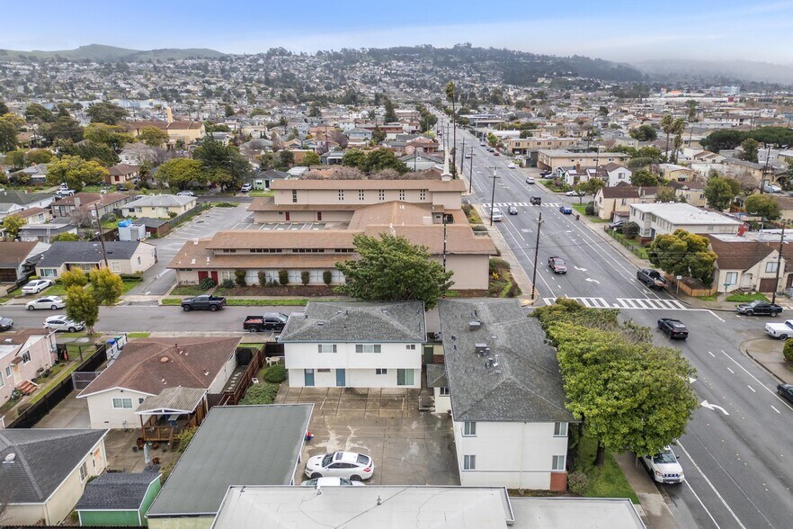 More Photos Of 3321 Barrett Ave, Richmond Apartments For Sale