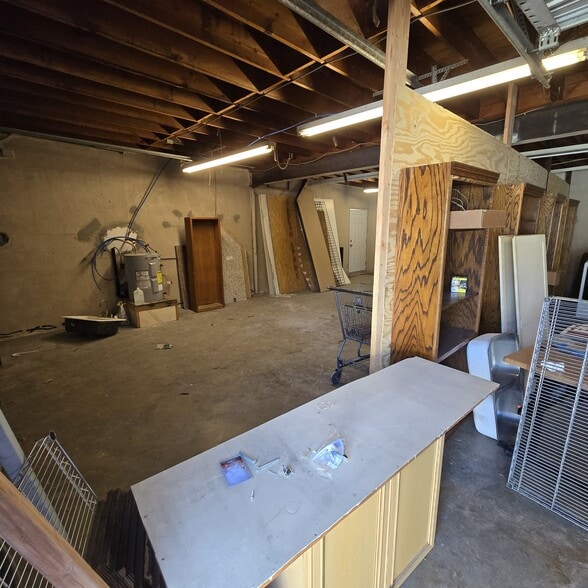 More Photos Of 15709 Bellflower Blvd, Bellflower General Retail For Sale