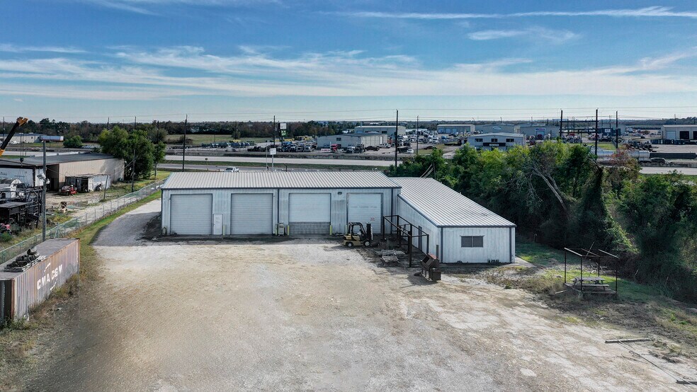 More Photos Of 11421 Interstate 10 E, Baytown Service For Lease