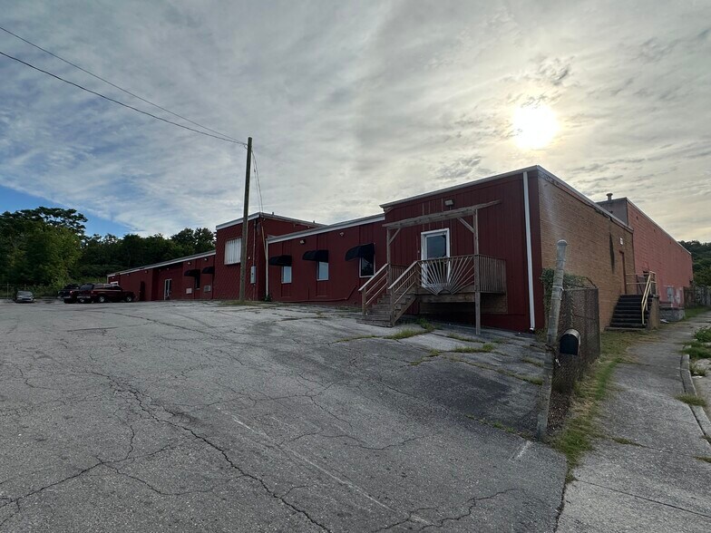 More Photos Of 2211 Windsor St, Chattanooga Service For Sale