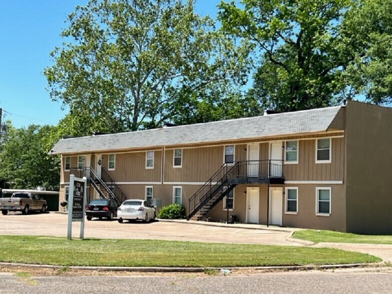 Primary Photo Of 1301 Pine St, Texarkana Apartments For Sale