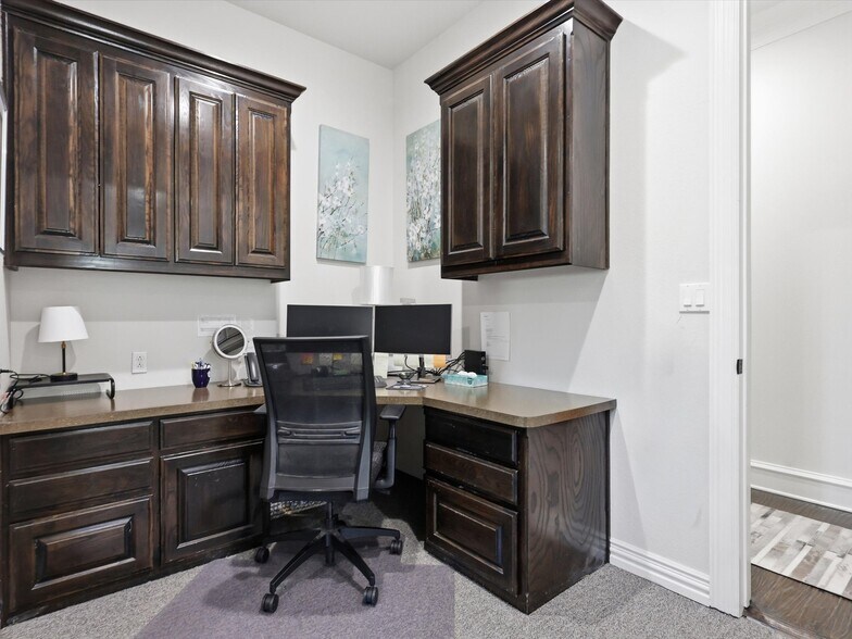 More Photos Of 101 Countryside Ct, Southlake Medical For Sale