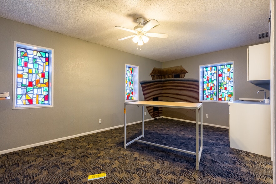 More Photos Of 1809 34th St, Lubbock Religious Facility For Sale