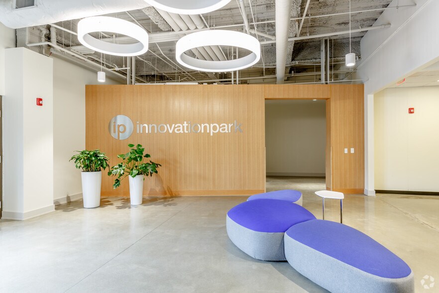 More Photos Of 393 Nichol Mill Ln, Franklin Office For Lease