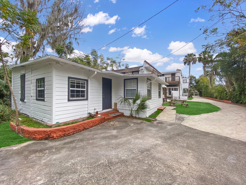 More Photos Of 408 W Howry Ave, Deland Apartments For Sale
