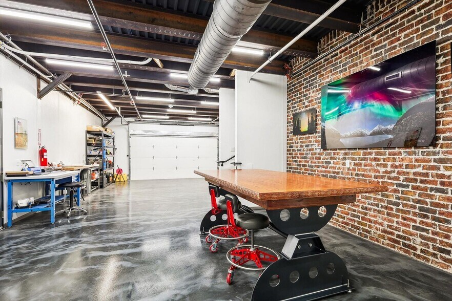 More Photos Of 9408 Learjet Ln, McKinney Airplane Hangar For Sale