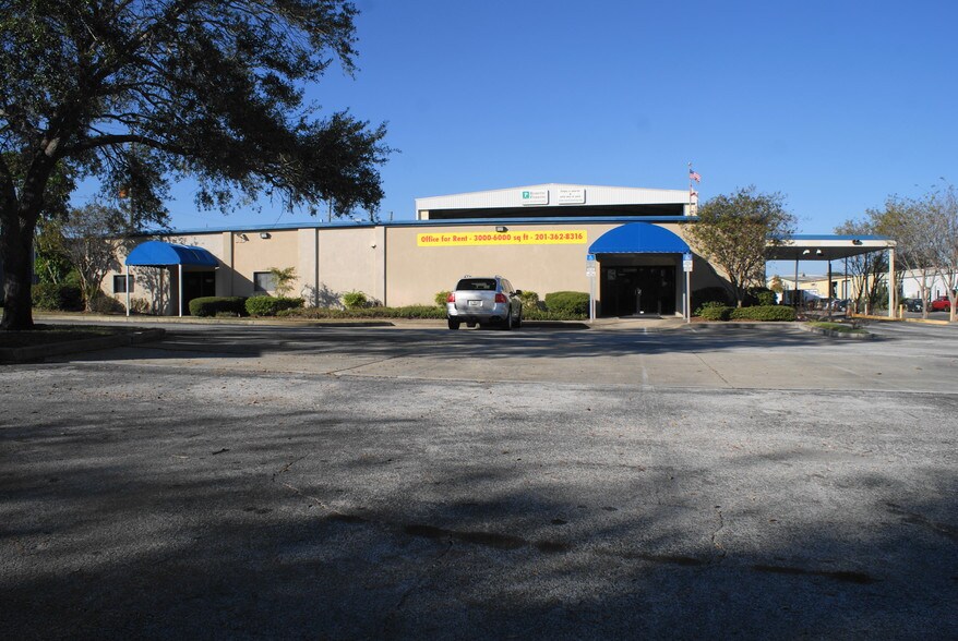 More Photos Of 6003 126th Ave N, Clearwater Bank For Lease