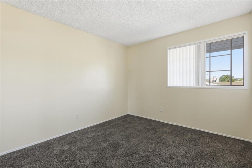 More Photos Of 1470-1530 27th St, San Diego Apartments For Sale