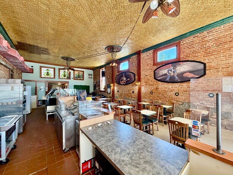 More Photos Of 100 S Main St, Yazoo City Flex For Sale