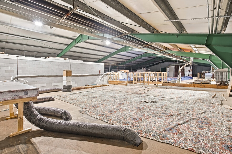 More Photos Of 1908 Water Level Rd, Somerset Specialty For Sale