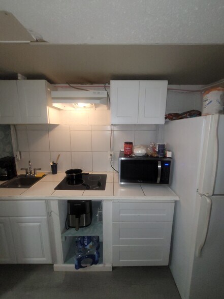 More Photos Of 1458 W 32nd St, Indianapolis Apartments For Sale