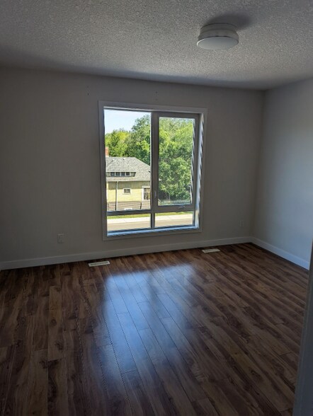 More Photos Of 12505 111 Av NW, Edmonton Apartments For Sale