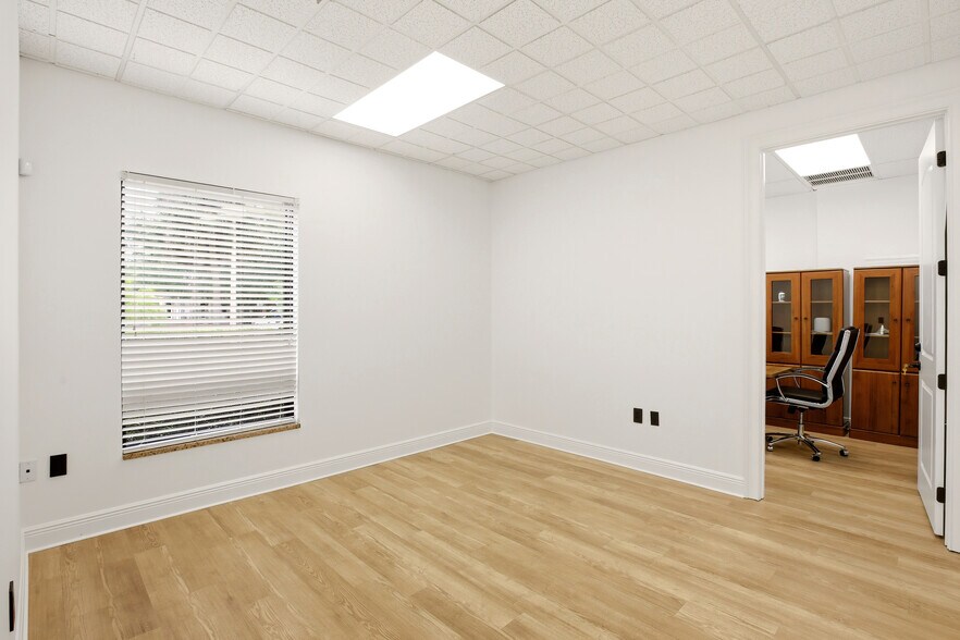 More Photos Of 5266 Office Park Blvd, Bradenton Medical For Lease