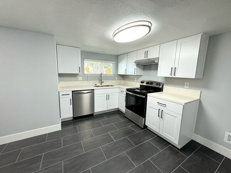More Photos Of 905 Mauldin Ln, Reno Multifamily For Sale